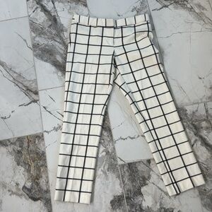 Amanda & Chelsea size 4 pants worn once mint condition